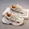 Zapatos deportivos para niños, zapatos de otoño para niños, nuevos zapatos de calle de estilo coreano 2026, suela blanda, modernos, para niñas, zapatos tipo papá de alta apariencia