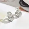 Moda Europea y Americana 2025 Hilo plisado Clip para oreja en forma de C espiral para mosquitos Clip para oreja dorado estilo Ins sin dolor Venta al por mayor transfronteriza