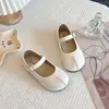 Zapatos Pequeños de Cuero para Niñas Estilo Pie de Oveja 2026 Nuevo Estilo Primavera/Otoño Zapatos de Princesa para Bebé Zapatos Individuales de Moda para Niñas Estilo Pequeño Chanel Cómodos