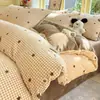 Juego de Cama de Cuatro Piezas de Terciopelo de Leche para Otoño e Invierno Funda de Edredón Gruesa y Cálida Sábana Funda de Almohada Sábana Ajustada Franela Dormitorio de Estudiantes Juego de Tres Piezas