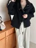 Abrigo de Lana Doble Faz para Mujer Otoño/Invierno 2026 con Piel de Oveja y Lana de Cordero, Cuello Alto, Bordes Ribeteados, Chaqueta Corta Engrosada para Viajar