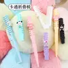 Peine Plegable Lindo de Dibujos Animados Portátil de Plástico Peine Pequeño Peine de Peluquería para Niños y Bebés Peine Especial para Peinar el Cabello con Cola Pequeña Puntiaguda
