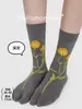 86110 Meias Zhuji Meias Femininas Florais Meias com Ponta Sem Costura Meias de Dois Dedos Primavera/Verão Nova Tendência de Arte Estilo Japonês Retrô