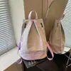 Mochila esportiva estilo coreano, corte relaxed, com blocos de cor, uma opção versátil e casual para casais, perfeita para atividades ao ar livre, trilhas e acampamento; uma mochila leve