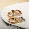 Anillo Tradicional Antiguo con Acero de Titanio Dorado Arena, Diseño de Cielo Estrellado Brillante, Acabado Mate, Anillo de Acero Inoxidable Dorado de 18 Quilates para Mujer, Estilo Sencillo