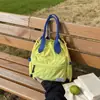 Bolso de Mano de Color Caramelo con Cierre de Cordón, Diseño de Nicho para Parejas, Adecuado para Compras Diarias, Excursiones al Aire Libre y como Bolso Cruzado de Hombro