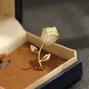 Broche Compacto Clássico e Elegante com Zircônias, Versátil Flor Tulipa em Ouro e Prata, Broche de Buquê de Rosas, Broche de Lapela para Mulheres