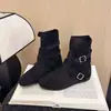 Cien botines cortos esmerilados botas mujer otoño e invierno hebilla de apilamiento estilo nuevo marrón botas de moda tacón oculto retro 2026 con