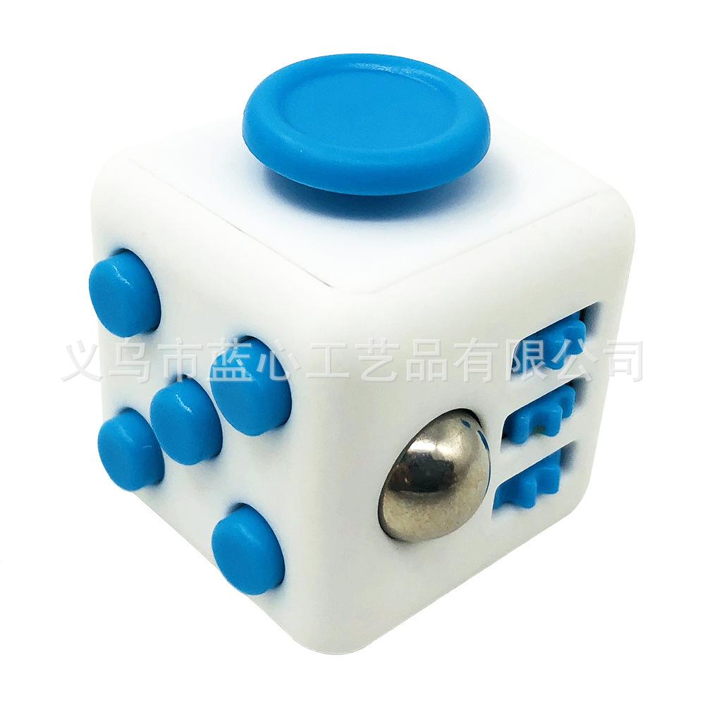 9477906225_1596404363