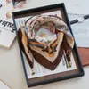 Bufanda de Seda Estilo Coreano con Hebilla Magnética para Mujer, Bufanda Cuadrada Delgada, Bufanda de Invierno con Colgante, Decoración para Cuello, Moda Versátil, Protector de Cuello, Venta al por Mayor
