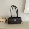 Moda Otoño 2026 Bolso Nuevo de un Solo Hombro, Bolso Baguette Acolchado Bordado, Diseño Simple y Elegante, Bolso de Mano y para Llevar Debajo del Brazo
