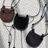 Roupa Pronta, Acessórios Versáteis, Bolsa Pequena de Pendurar no Pescoço, Mini Bolsa Colar Crescente Côncava Exquisita, Acessórios de Bolsa de Brincos