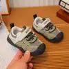 Sapatos de Bebê e Criança Pequena Sandálias Respiráveis de Verão Sapatos para Meninos Sola Macia 1-4 Anos Sapatos de Malha para Bebê Menina Primavera Verão Sapatos para Recém-Nascidos