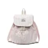 Mochila listrada de estilo coreano muito estilosa para estudantes universitárias, adequada para o trajeto diário, uso casual e atividades ao ar livre.