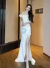 Vestido Negro Estilo Hepburn Francés para Mujer, Verano de Gama Alta Elegante Ceñido a la Cintura Vestido de Fiesta de Cumpleaños con Falda Larga de Abertura