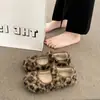 Zapatos fuzzy tipo Mary Jane para mujer, nuevos estilos de otoño e invierno, de suela suave, con cierres de velcro, diseño de cuento de hadas, forrados de felpa para abrigar, de suela plana y fáciles de poner.