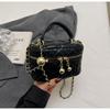 Bolsa Lingge Bordada Linha Nicho Design 2025 Nova Bolsa Feminina Popular Explosiva Corrente Transversal Portátil Pequena Bolsa Quadrada