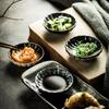 Mini plato japonés de cerámica para condimentos, redondo, para salsa de soja y vinagre, plato pequeño creativo, accesorios de vajilla para el hogar