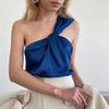 Chaleco de primavera 2022 europeo y americano con hombros descubiertos y base de satén, elegante, azul claro, para mujer
