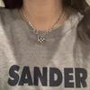 Collar de suéter con diseño de tablero de ajedrez Love para niñas, cadena de clavícula de acero de titanio de alta calidad, cadena de suéter de moda
