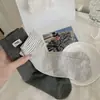 Calcetines Delgados de Malla Color Blanco Frío-Gris Estilo Coreano con Bordes Fruncidos, Moño, Etiqueta de Tela Rayada, Largo hasta la Media Pantorrilla, Algodón, Sin Costuras