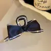 Presilha de Cabelo com Laço Estilo Francês, Pinça de Tubarão Versátil Elegante da Moda, Acessório de Cabelo de Design de Celebridade da Internet de Nicho para Mulheres