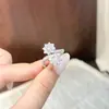 Anel Ajustável Flor de Zircônia Cintilante Estilo Coreano, Sensação de Luxo Leve e de Alta Qualidade, Anel para Dedo Indicador, Acessório de Mão Moderno e Versátil para Mulheres