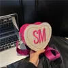 Bolsa de Mensageiro Feminina Casual Tecida com Letras e Corações Moda Tendência 2025 Nova PU para o Dia a Dia Bonita