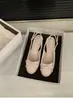 Sapatos Estilo Doce para Primavera e Verão, Sandálias de Salto Alto Bico Redondo para Mulheres, Novo Modelo com Laço, Tira no Tornozelo, Saltos Finos, Estilo Ballet Suave 2026
