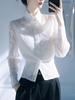 Camisa francesa de encaje de manga larga blanca de alta gama para mujer, nueva camisa sencilla que adelgaza la cintura, elegante top de primavera