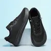 Sapatos de trabalho pretos para chef, com biqueira larga e forma larga, impermeáveis, resistentes a óleo e antiderrapantes, projetados para conforto e durabilidade na cozinha, adequados para longos períodos em pé, e também servindo como calçados casuais e de segurança para o trabalho