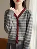 Cardigan de Punto Nuevo de Lana Fina con Cuello en V, Manga Larga, Botón de Corazón, Bloque de Color, Rayas, Top Holgado, Primavera y Otoño 2026