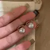 Pendientes de Circonita Irregulares Super Brillantes de Nuevo Estilo para Mujer, Diseño Sencillo de Nicho, Versátiles para el Viaje Diario, Pendientes y Accesorios para Orejas para Mujer