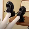 Sapatos loafer de sola macia e sola grossa estilo britânico para mulheres, nova moda outono 2026, sapatos pequenos de couro simples, sapatos de salto único versáteis para aumentar a altura