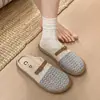 Novos Sapatos de Pescador Slip-On de Verão 2026 com Design de Bico Fechado, Meio Chinelos para Mulheres, Adequados para Combinar com Vestidos, Sandálias Respiráveis Vazadas