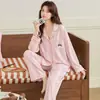 Novo conjunto de pijama para primavera e outono para mulheres, feito de algodão puro, com estilo cardigã, um design doce e fofo, estampas de desenhos animados e mangas compridas, adequado para usar tanto em ambientes internos quanto externos