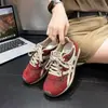 Tênis de treino femininos alemães 2026 primavera/outono novos sapatos Cortez de couro vintage com sola grossa, tênis casuais esportivos versáteis super populares
