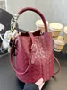 Bolso de Cubo Tejido de Estilo Casual Retro Trendy Transfronterizo Color Sólido Nicho Combinable Bolso Bandolera para Mujer para Ir al Trabajo