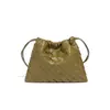 Bolsas Tejidas Hechas a Mano al por Mayor Cordón Estilo Perezoso Bolsa de la Suerte Moda Tendencia Bolsa de Nube Cruzada Plegada Bolsa de Basura