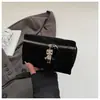 Bolsa Pequena com Textura Retrô Bolsa Feminina 2025 Outono Nova Couro de Alto Valor Bolsa Pequena Quadrada Bolsa Transversal Simples