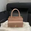 Bolso de Mano Pequeño Cuadrado Simple y Elegante Estilo Coreano para Mujer 2026 Nuevo Bolso de Hombro Versátil Casual Bolso Cruzado de Moda para Viaje