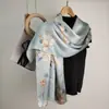 Lenço Feminino de Seda Floral Novo para Primavera Tira Longa Seda Crepe Cetim 11 Momme Xale Estampado Novo Estilo Rao Yun