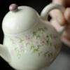 Tetera de Cerámica con Rosa Pintada a Mano Bajo Esmalte, Tetera para Preparar Té con Filtro, Tetera Individual de Porcelana Blanca, Tetera Pequeña Estilo Song sin Escaldaduras