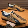 Zapatos para Hombre Dropshipping Primavera 2024 Nuevos Zapatos Gorro Casual Slip-On Zapatos Pequeños de Cuero Venta Directa de Fábrica Hombres de Caña Baja