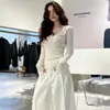 Camiseta Base de Punto Gris de Cuello Bajo en Forma de U Grande para Mujer, Nuevo Estilo Primavera y Otoño, Ropa Exterior Ajustada, Top Adelgazante, Suéter Interior para Invierno