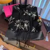 Colete Jacquard de Alta Qualidade, Elegante, Plus Size, Novo Estilo Chinês com Botões Tradicionais Chineses para Mulheres de Meia-Idade, Colete de Outono e Inverno