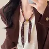 Lenço de Seda Estampado de Leopardo com Padrão Paisley e Contas para Mulheres, Design Único, Lenço Versátil para Suéteres, Lenço Estampado de Leopardo