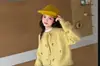 Cardigan de Tricô Feminino Outono 2026 Estilo Coreano Doce Bordado Florzinha Outerwear para Crianças Médias e Grandes Saia de Veludo com Renda