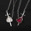 Fuente de Suministro Transfronteriza: Collar de Pareja Espada y Corazón, un Par de Colgantes en Forma de Corazón para el Día de San Valentín, Cadena para Clavícula con una Espada a través del Corazón