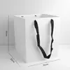 Bolsa de Tote con Flores Estilo Pintura al Óleo, Sensación de Alta Gama, Tamaño Grande Engrosado Bolsa de Tote de Regalo, Bolsa de Papel Blanco para Empaque de Ramo